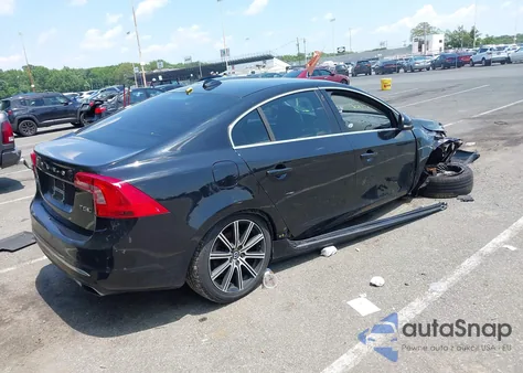 2018 Volvo S60 Inscription T5 z USA, uszkodzony, nr VIN LYV402TK6JB173004